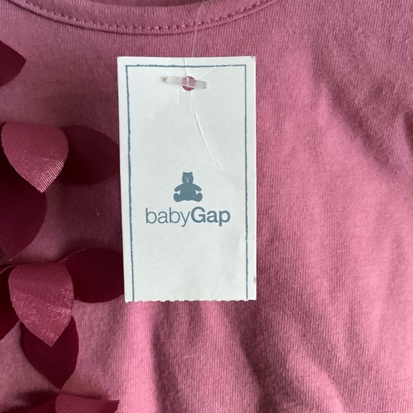 NWT Gap embellished cotton LS top with Ruched sleeves, MSRP $29 , size 5 - Picture 3 of 7